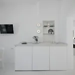 Divine View Sol Homes Тира